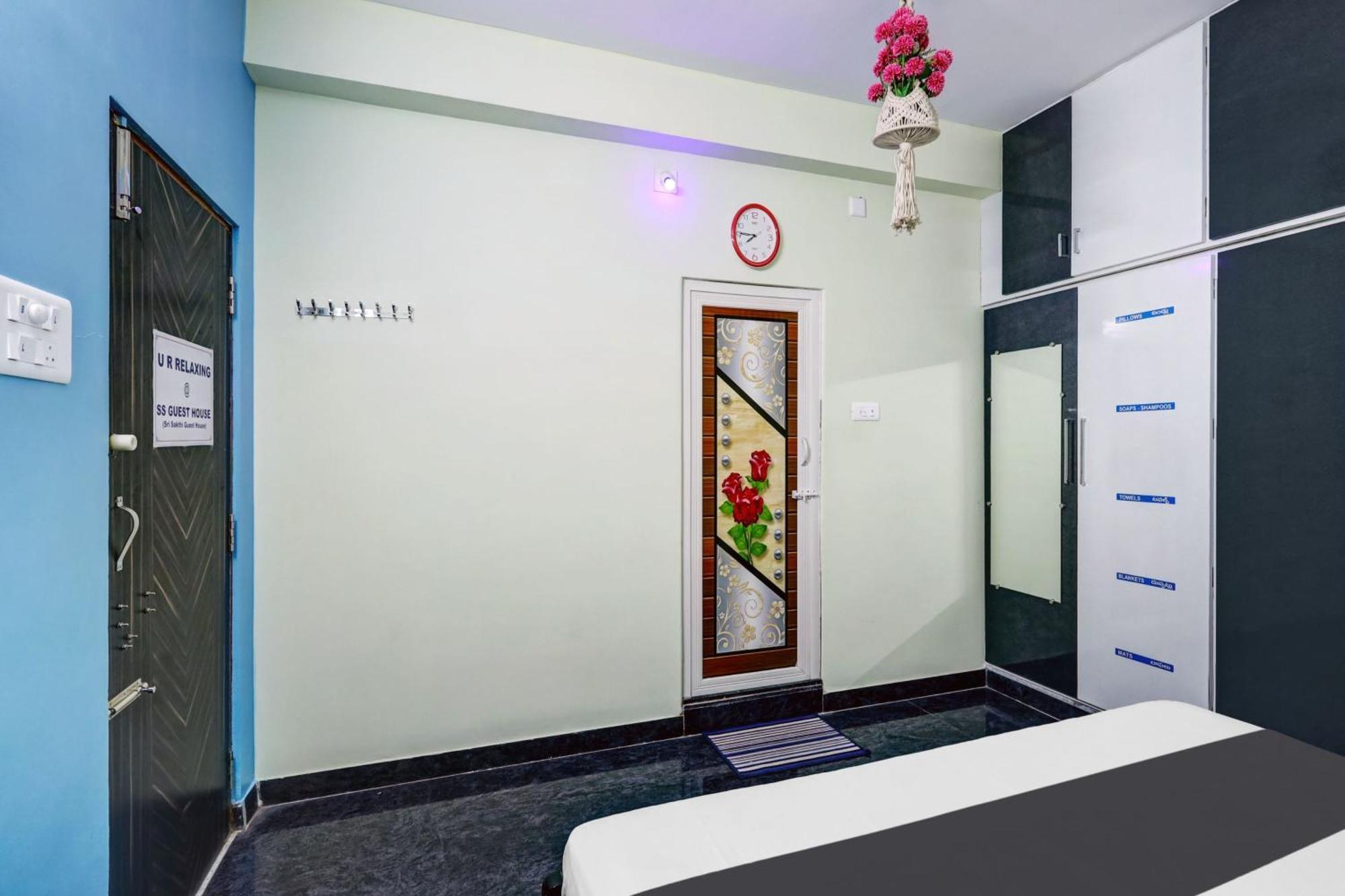 Sri Sakthi Home Stay - Beyond The Expectations- 10 To 15 Minutes Drive From Railway Station And Bus Station 티루파티 외부 사진