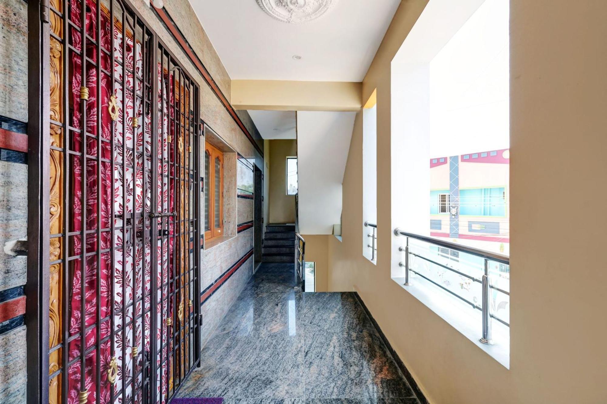 Sri Sakthi Home Stay - Beyond The Expectations- 10 To 15 Minutes Drive From Railway Station And Bus Station 티루파티 외부 사진